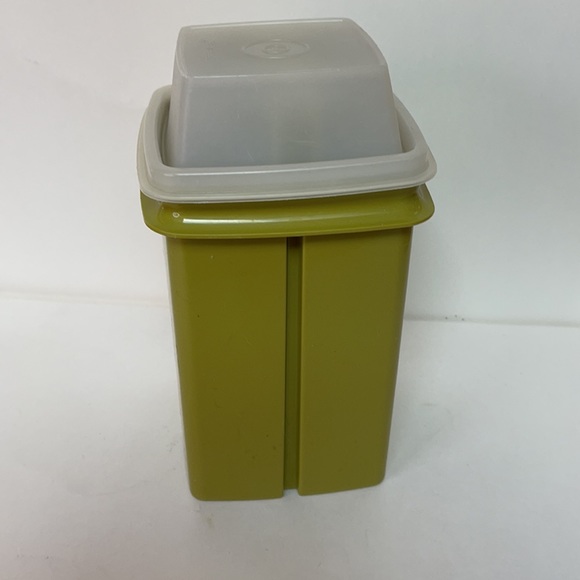 Vintage Tupperware pickle keeper container - Picture 6 of 9